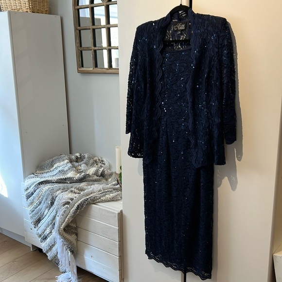 Alex Evenings size 12 sequinned lace overlay dress with jacket - Picture 1 of 3